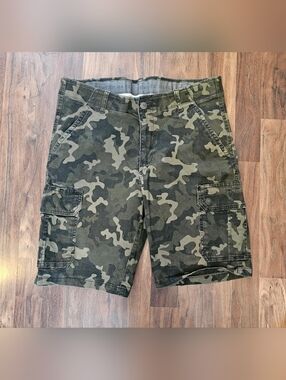 Denver Hayes Men's Camo Cargo Shorts